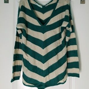 Maurices green and beige sweater
